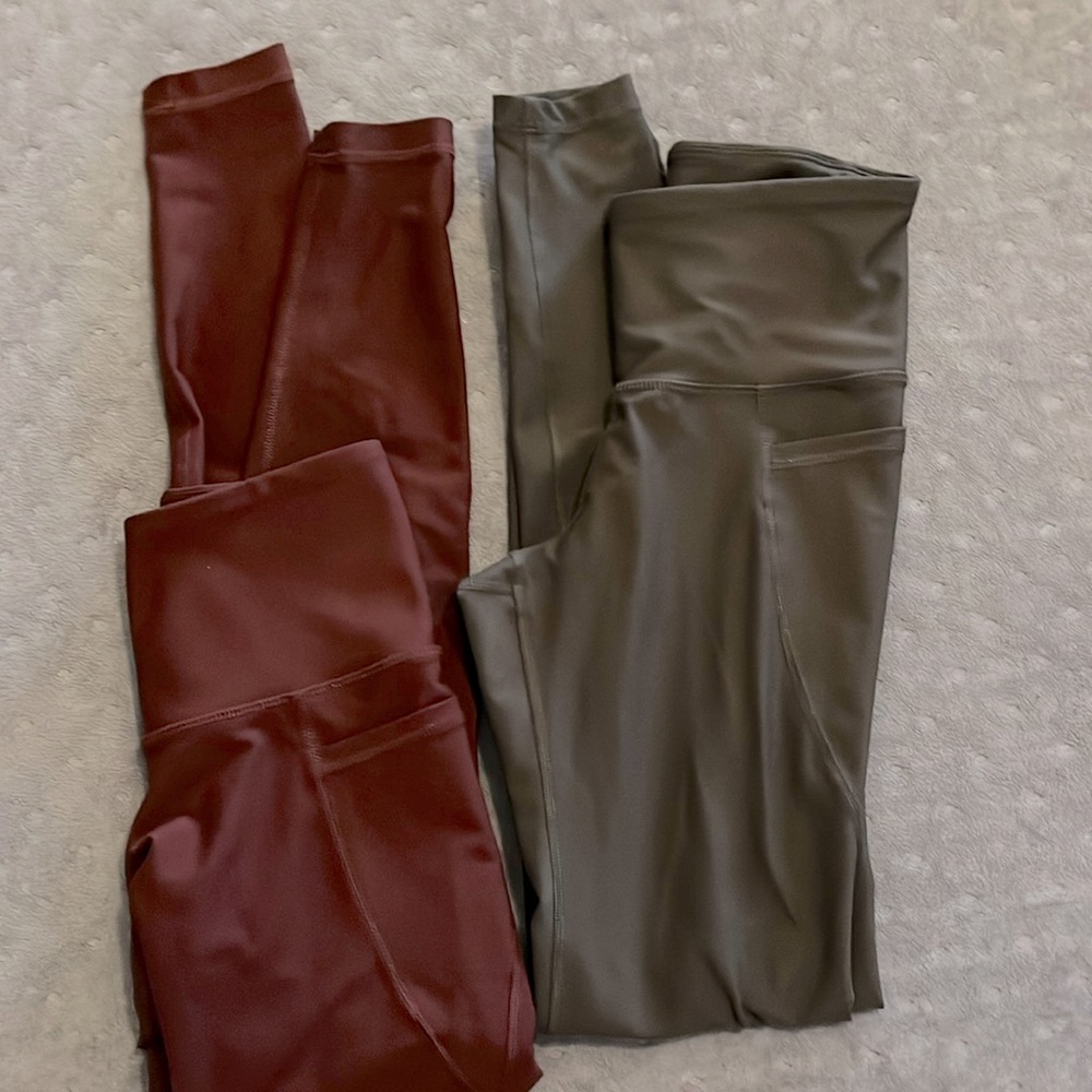2 pair of Old Navy Active Elevate leggings, burgundy & charcoal gray